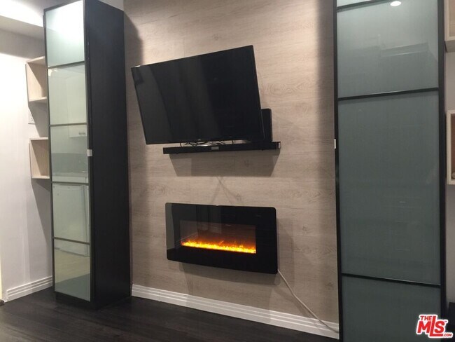 Building Photo - 472 Rosecrans Ave