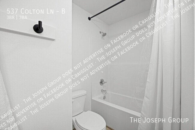 Building Photo - 537 Colton Ln