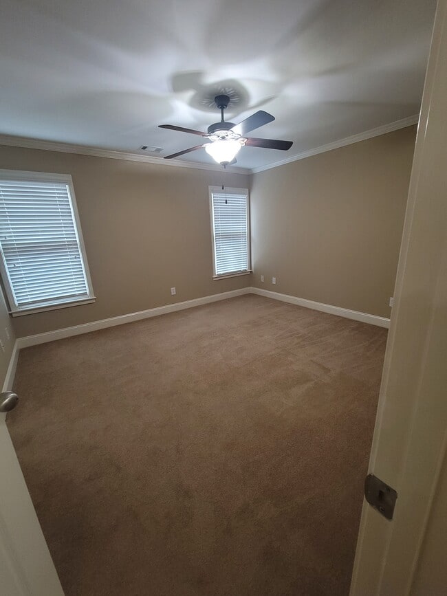 Building Photo - 340 Ridgemill View