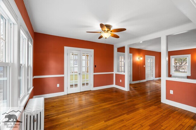 Building Photo - Asheville - Historic Charm Meets Modern Living!