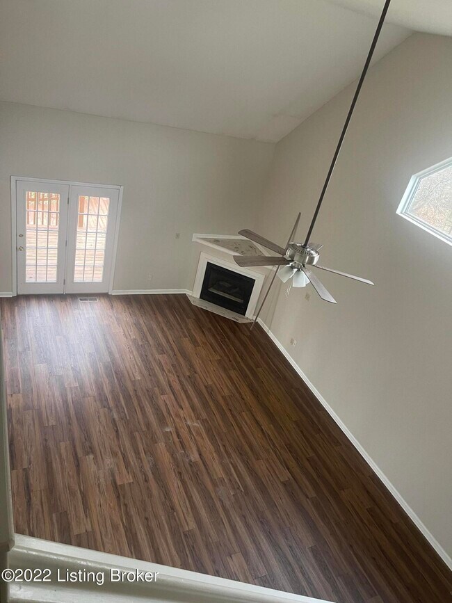 Building Photo - 6300 Camden Ct