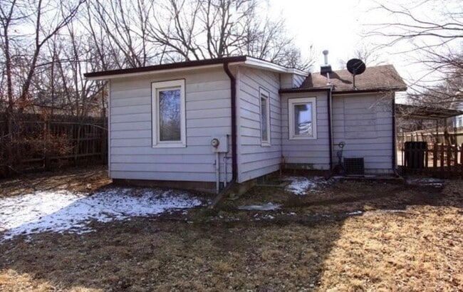 Building Photo - 1610 Burr St