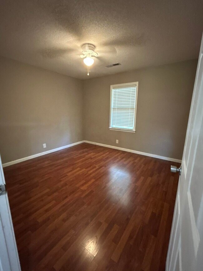 Building Photo - 1310 Crowndale Dr
