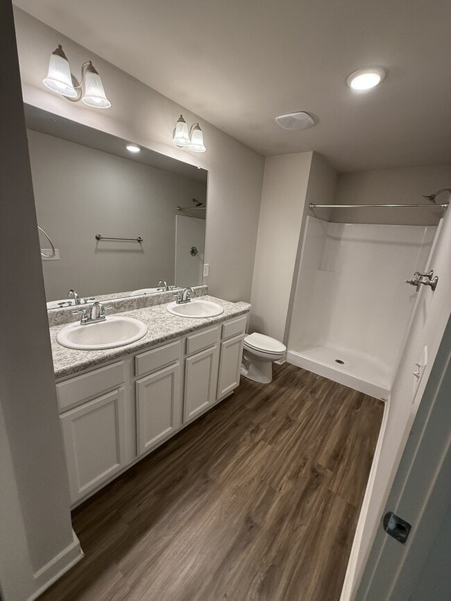 Building Photo - Three Bedroom 2.5 Bath Townhome in Calera, AL