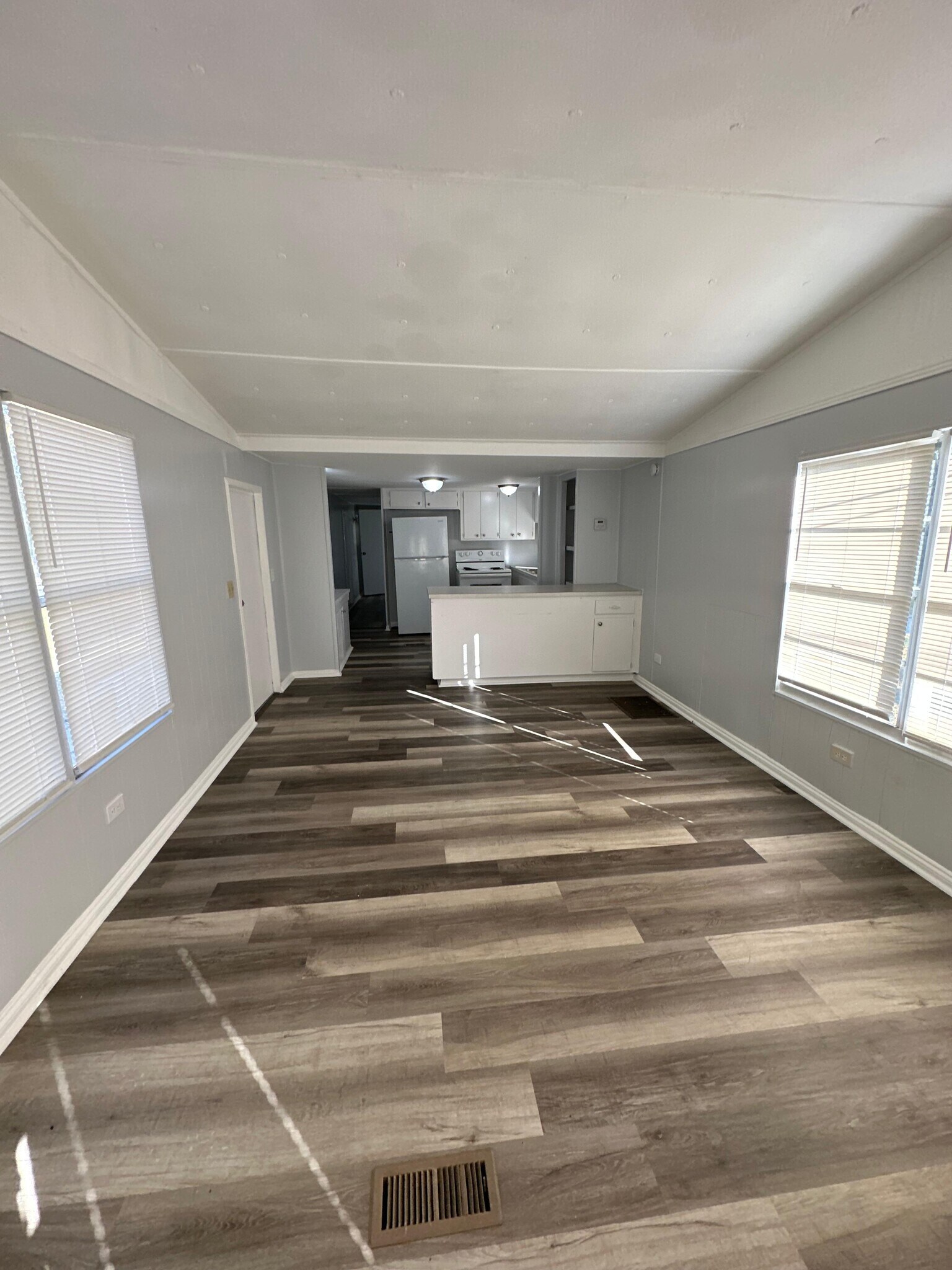 Building Photo - 7663 Bentwillow Dr