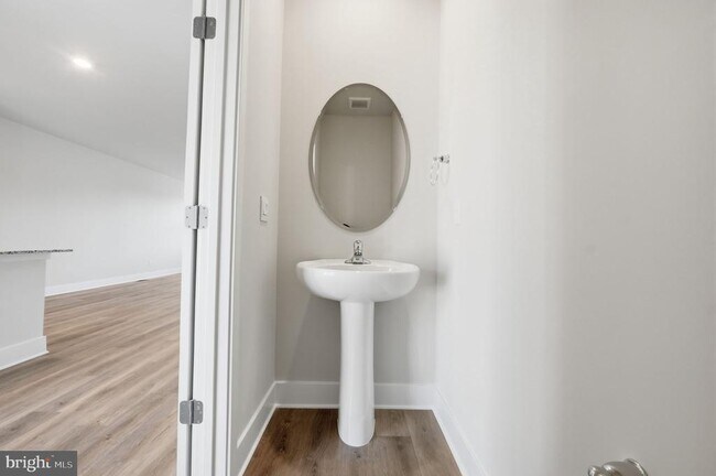 Building Photo - 113 Lakota St