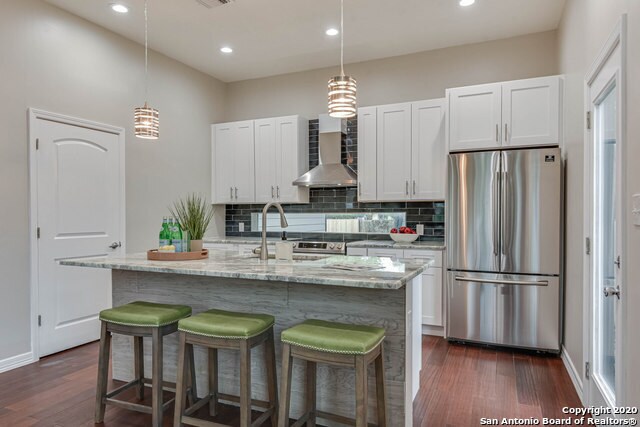 Building Photo - 212 Lowell St