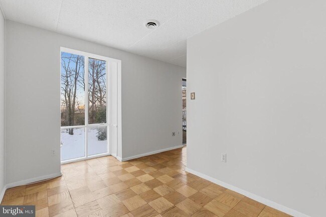 Building Photo - 2614 Fort Farnsworth Rd