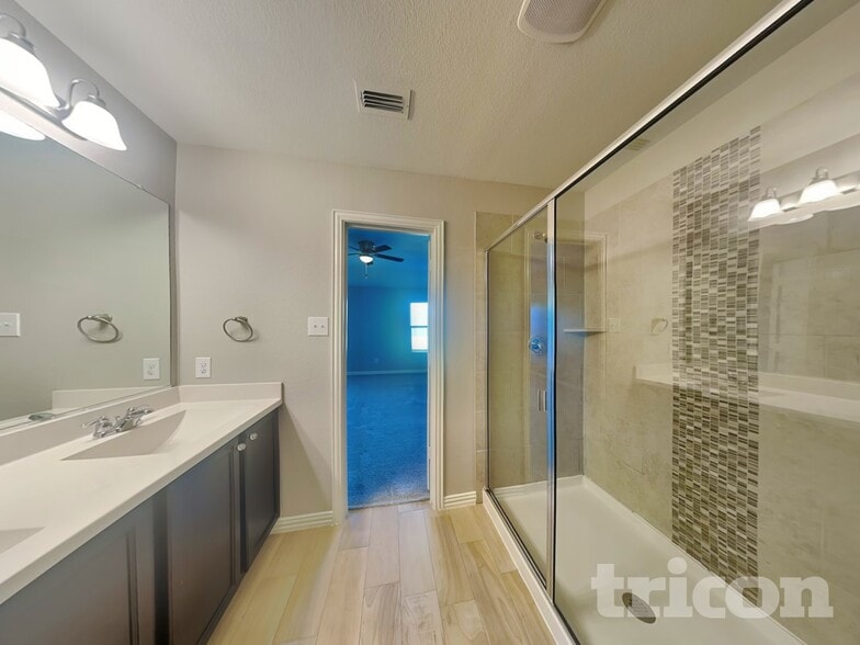 Building Photo - 810 Silverbell St