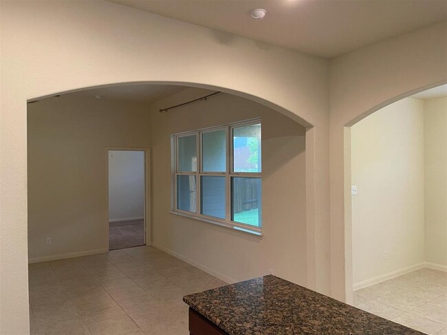 Building Photo - 2300 Sable Wood Dr