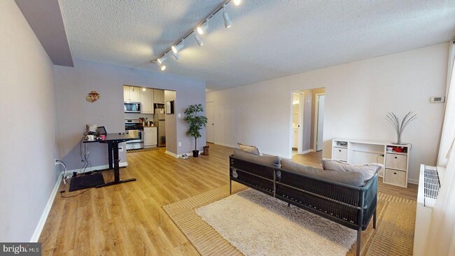 Building Photo - 3701 S George Mason Dr