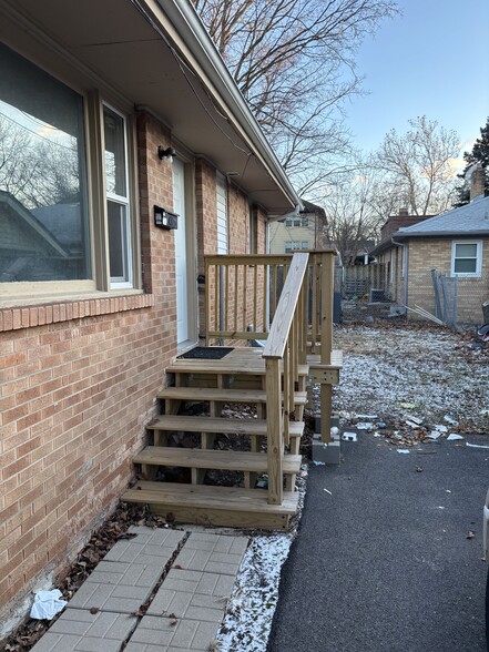 Building Photo - 1505 Benton St