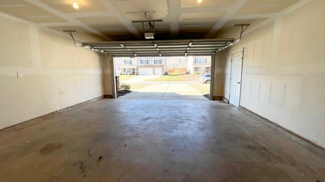 Building Photo - 263 Solstice Dr