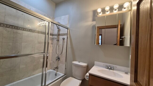 Building Photo - 1801 W Thomas St