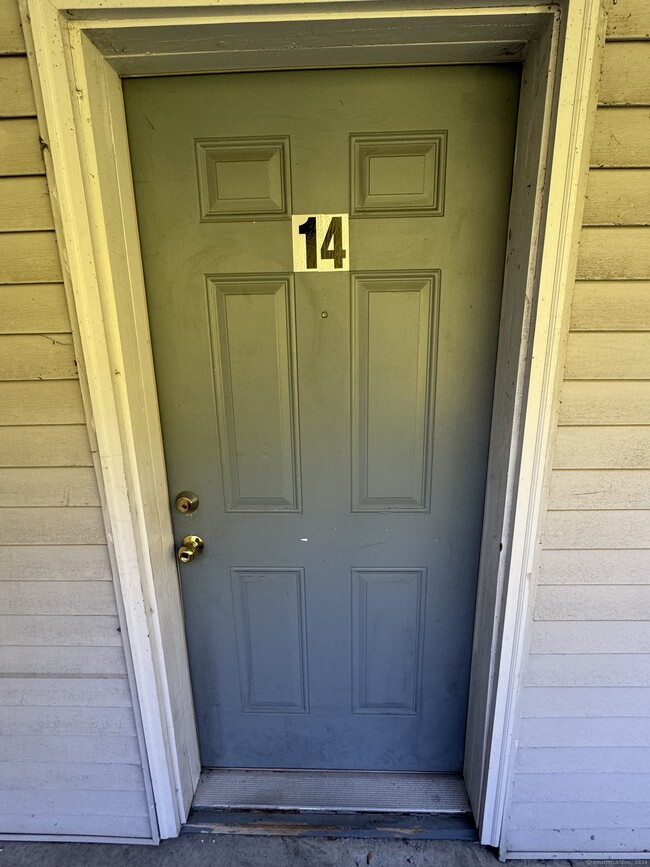 4 Warwick St 4 Warwick St New Haven CT 06513 Apartment Finder