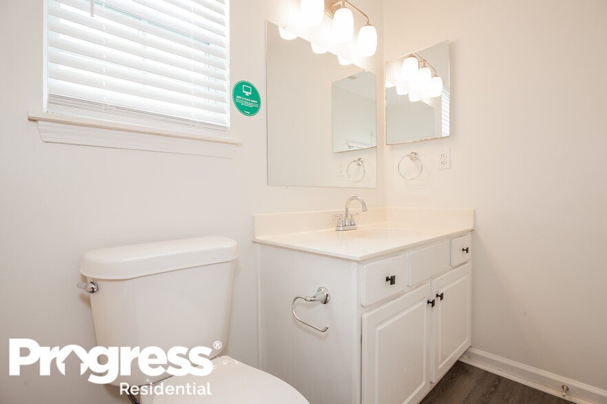 Building Photo - 8631 Bodkin Ct