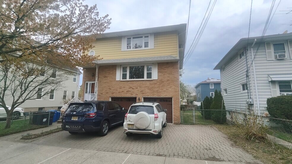 Building Photo - 21 Rose St