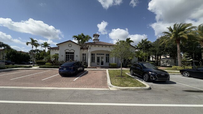Building Photo - Stylish 3-Bed, 3-Bath Townhouse Oasis in Riviera Beach
