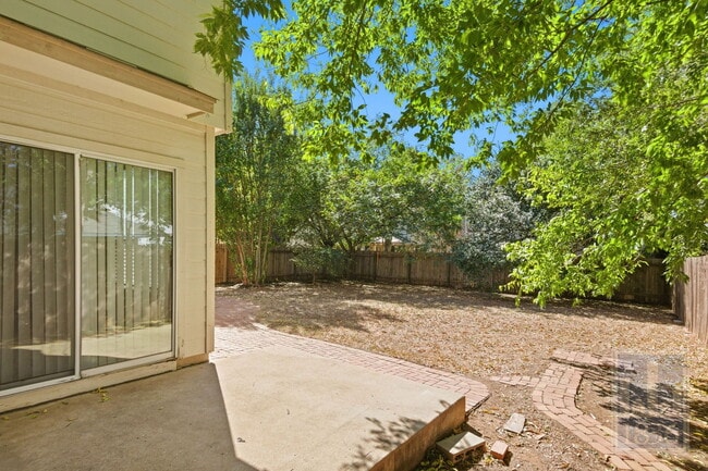 Building Photo - 10520 Fosseway Dr