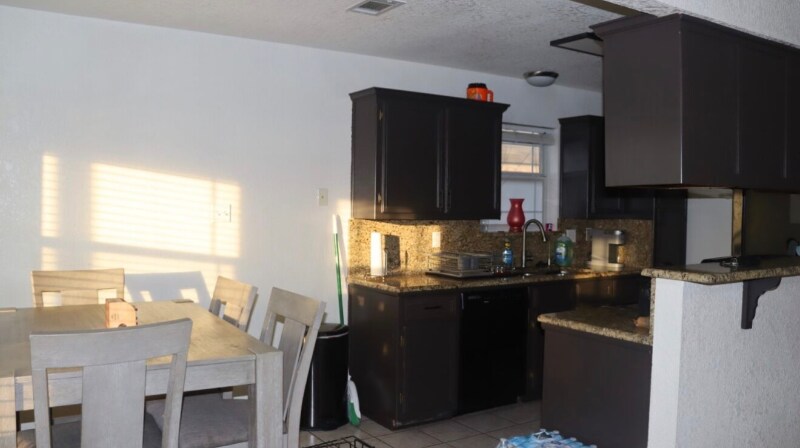 Building Photo - 2607 Gazelle Dr