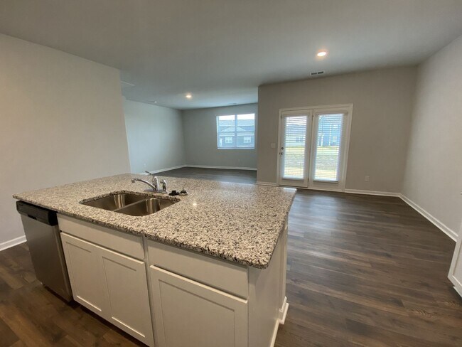 Building Photo - Nice Four Bedroom Home in Lebanon