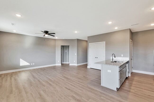 Building Photo - 4579 S Doris Ct