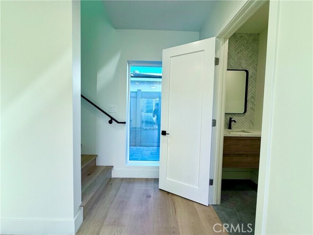 Building Photo - 22404 Vanowen St