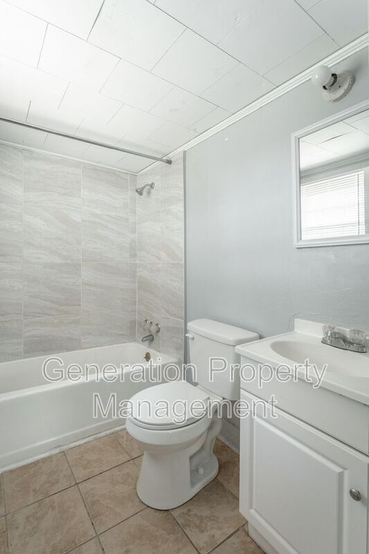 Building Photo - 311 Hedgewood Dr