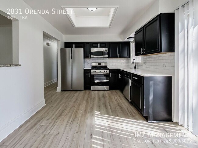 Building Photo - 2831 Orenda St