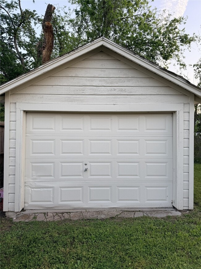 Building Photo - 3014 Rosalie St