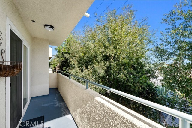 Building Photo - 4426 Ventura Canyon Ave