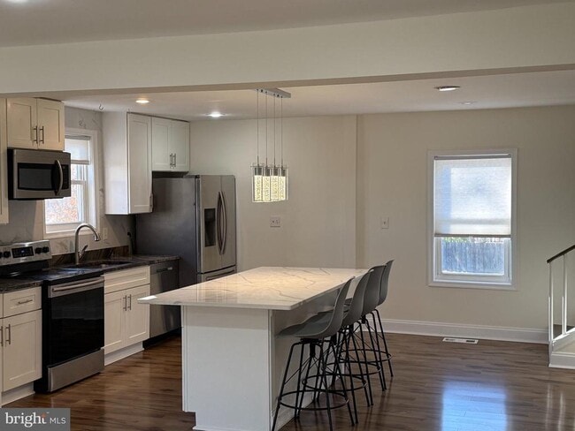 Building Photo - 9300 Sanger St