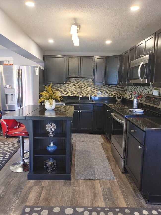 Building Photo - 182 Plaistow Rd