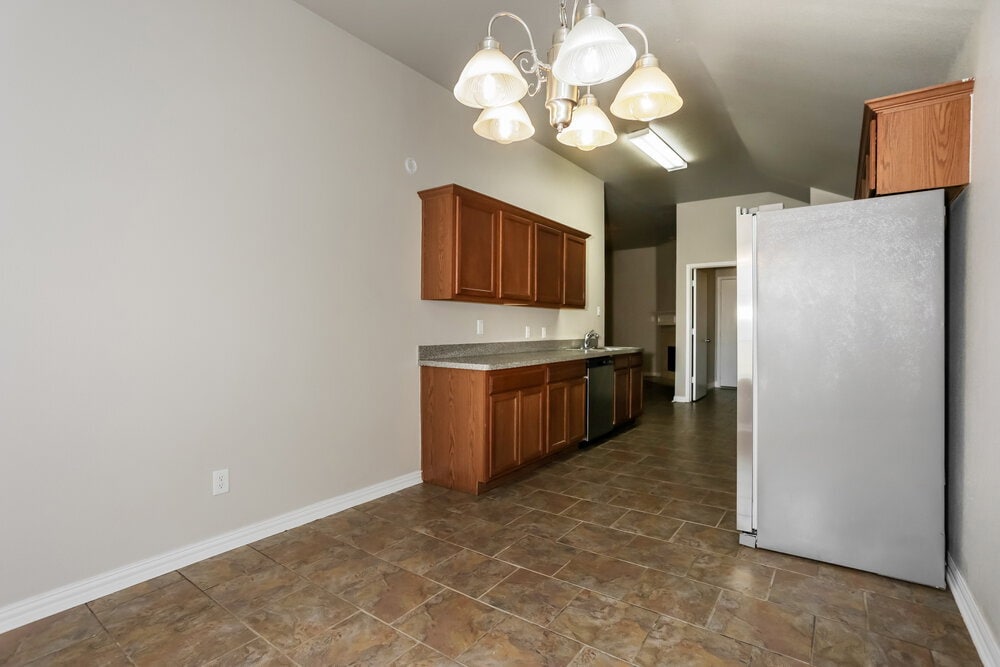 Building Photo - 344 Creekside Way