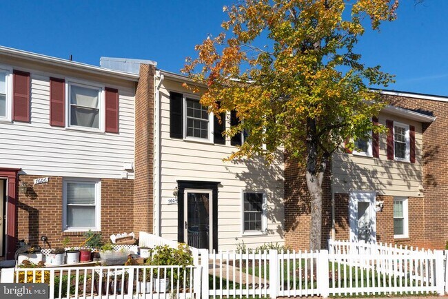 Building Photo - 7604 Somerset Ln