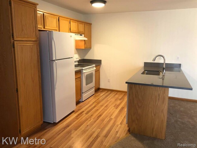 Building Photo - 24057 Wedgewood Cir