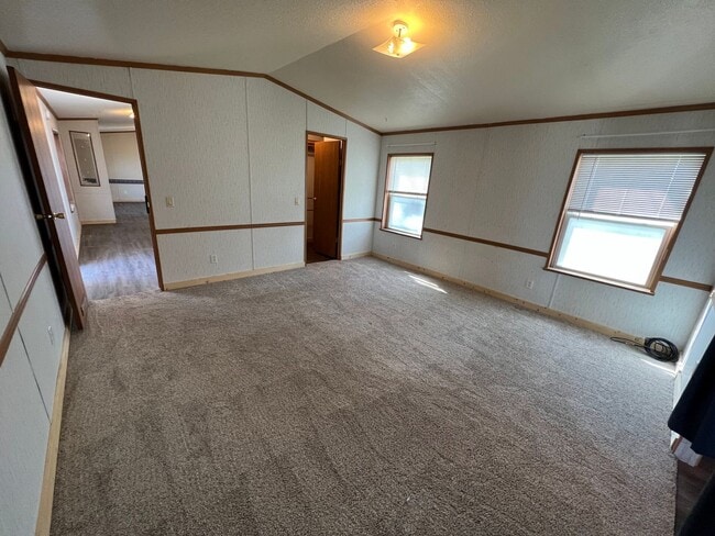 Building Photo - 2 Bedroom 2 Bath Updated Mobile Home in Cliffview Mobile Home Park. Very well kept-up area.