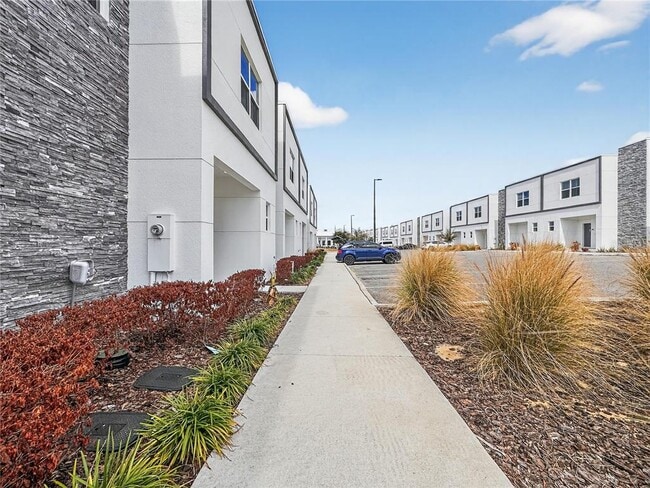 Building Photo - 367 Famagusta Dr