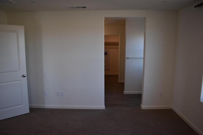 Building Photo - 703 Irma Dr