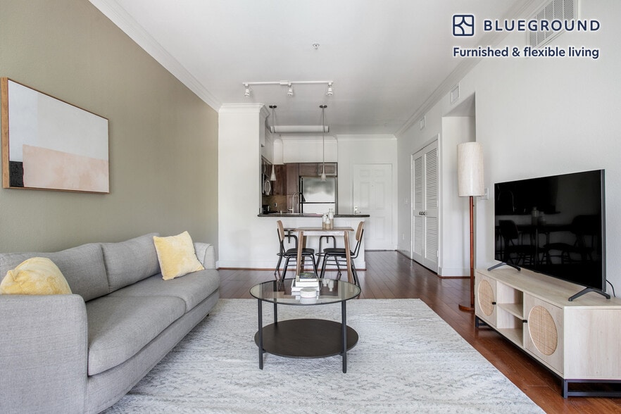 Building Photo - 7225 Crescent Prk W