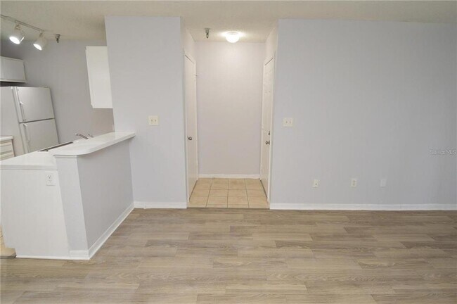 Building Photo - 10263 Gandy Blvd N