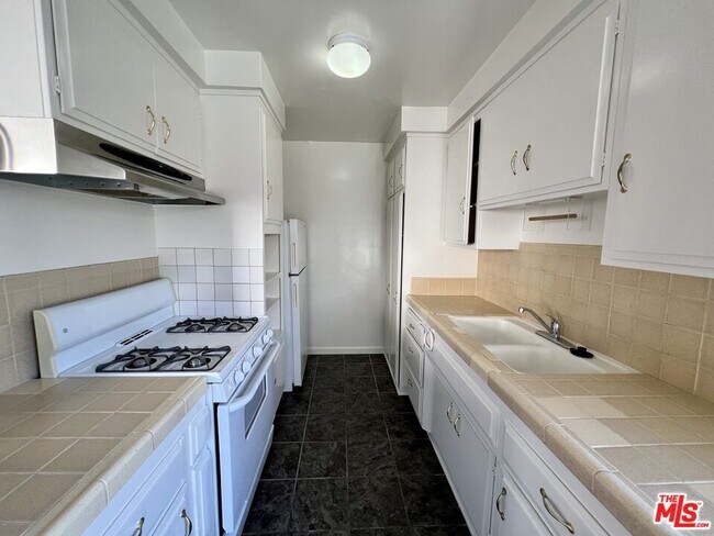 Building Photo - 11727 Mayfield Ave