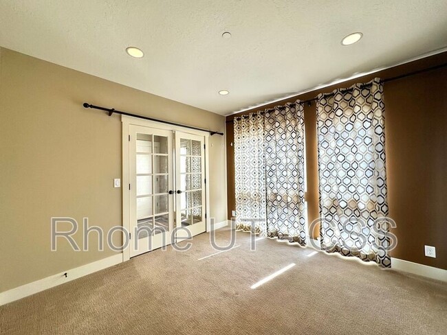 Building Photo - 18 N 1100 W