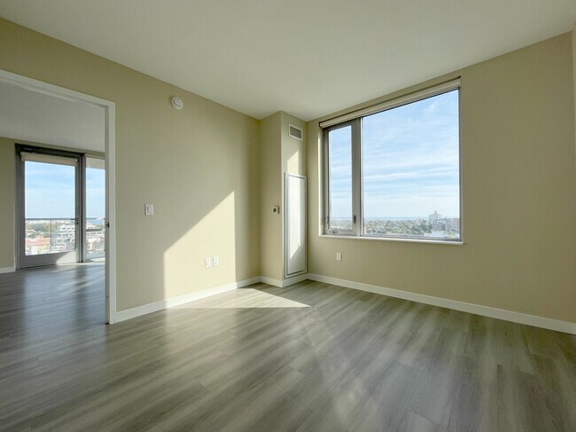 Building Photo - 1524 Sheepshead Bay Rd