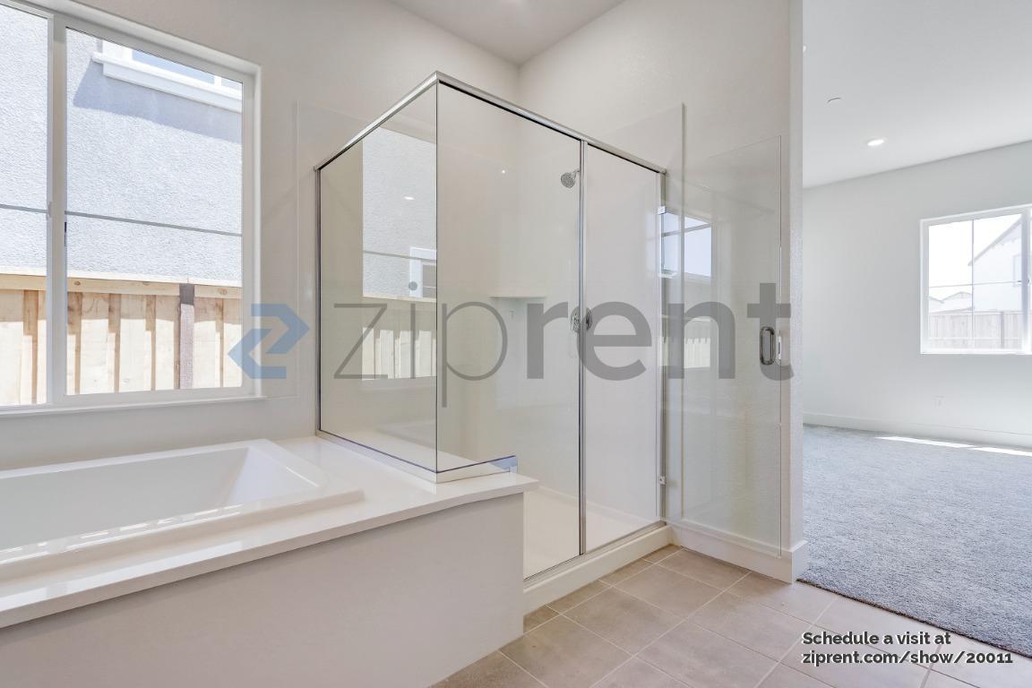 Building Photo - Unit