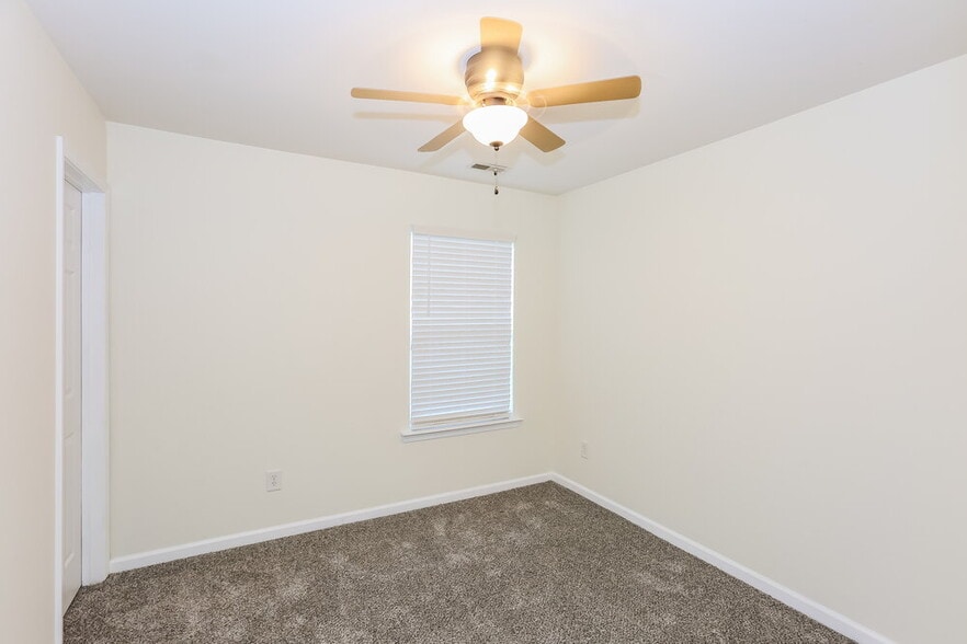 Building Photo - 4714 Adamshire Ave