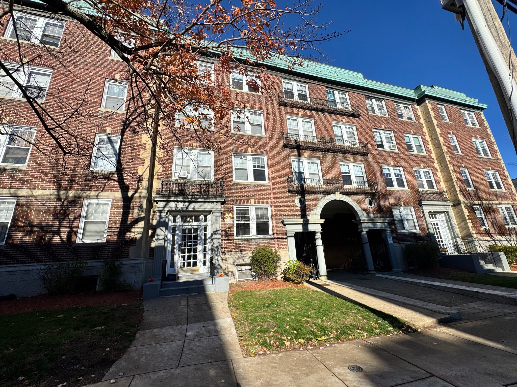 Building Photo - 154 Summer St