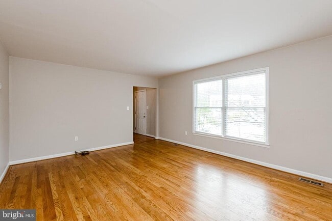 Building Photo - 517 Stockbridge Ct