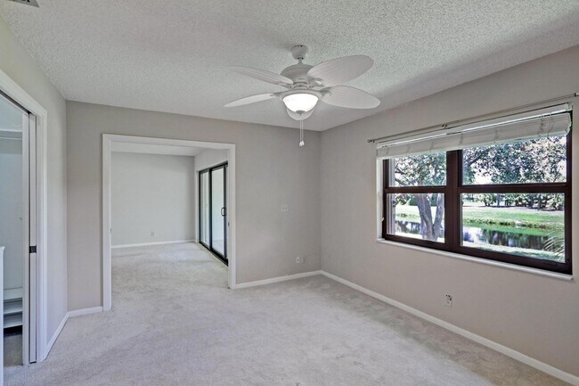 Building Photo - 2910 SW 22nd Cir