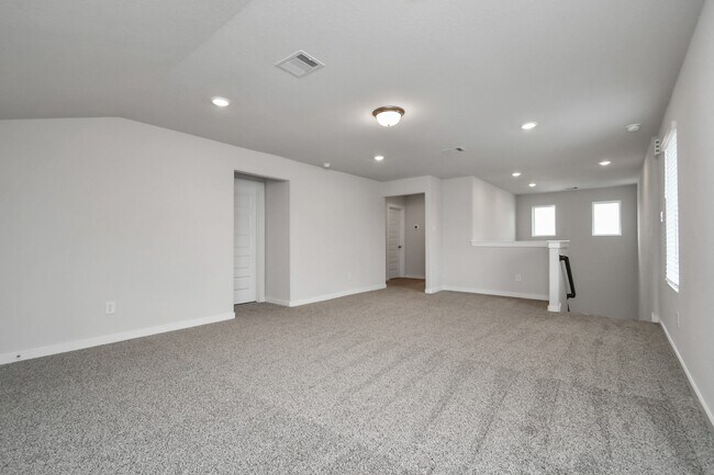 Building Photo - 16513 Breezy Knl Ct